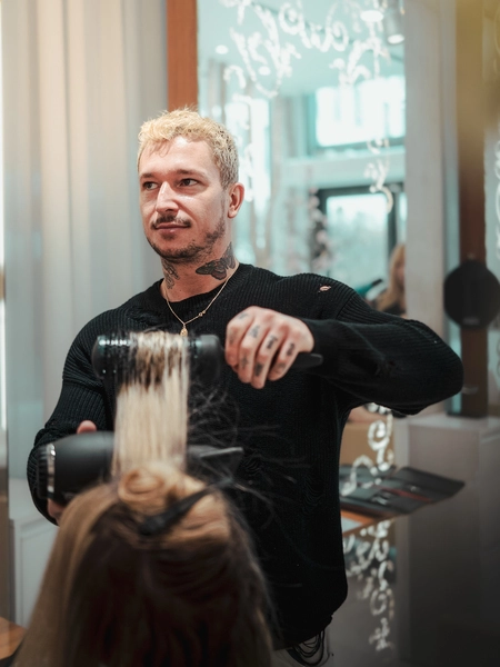 Tomáš Veght pracovník v Libor Šula The Salon pobočka Italská, pozice senior stylist